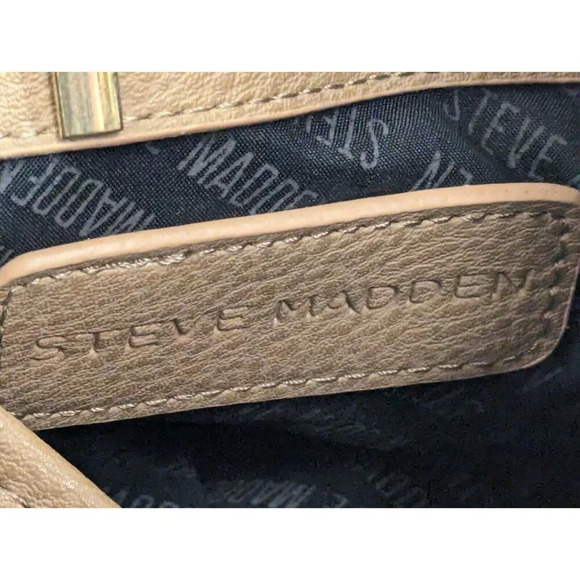 Steve Madden Crossbody Bag Tan Purse Fringe Detail Black Strap Gold Tone NEW - Picture 10 of 11